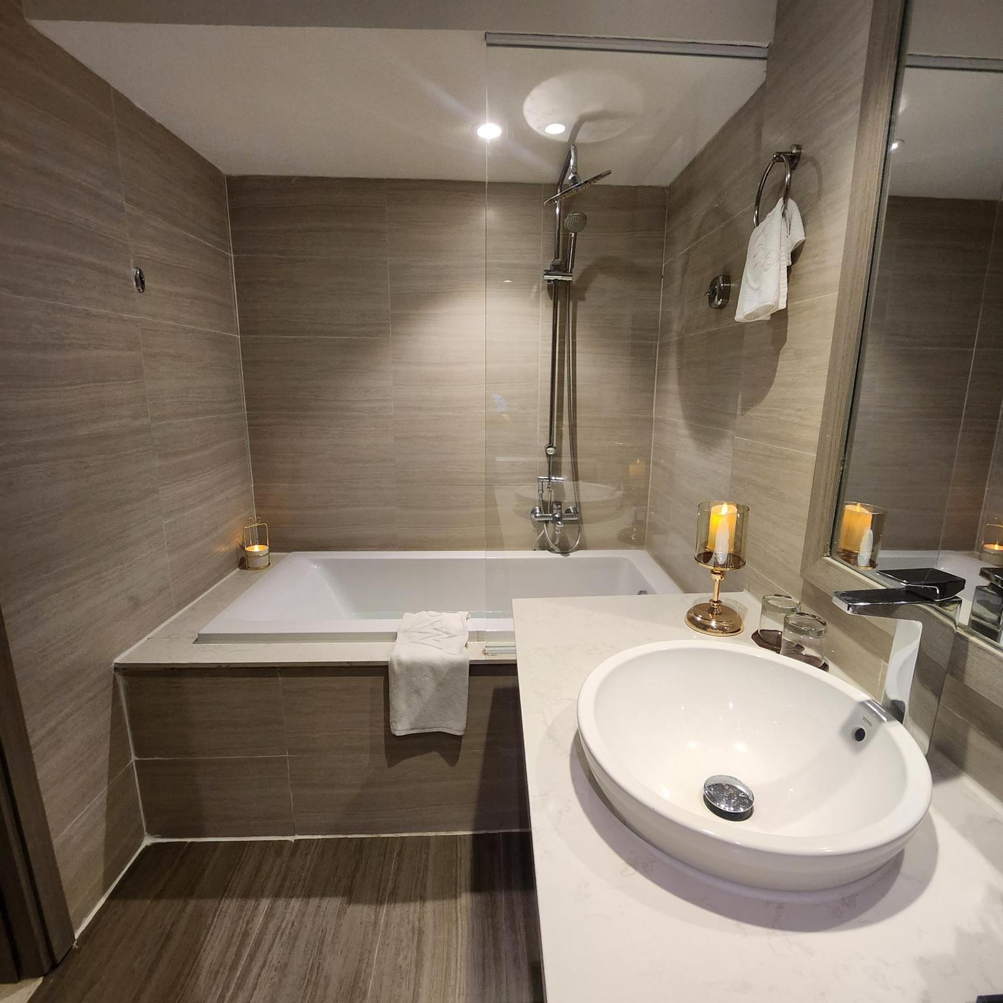 Hotel The Mcr Luxury Nha Trang Exterior foto
